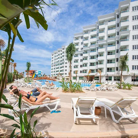 Отель Wyndham Garden Lara