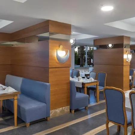 Отель Wyndham Garden Lara 4*