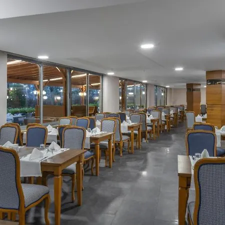 Wyndham Garden Lara 4* Анталья