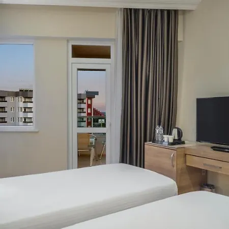 Отель Wyndham Garden Lara