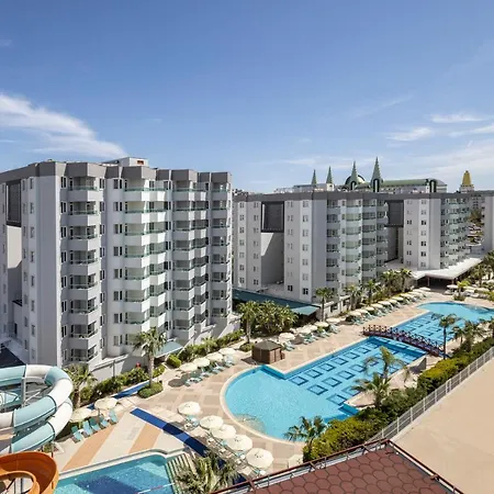 Wyndham Garden Lara Hotell 4*