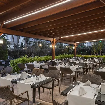 Hotell Wyndham Garden Lara 4*