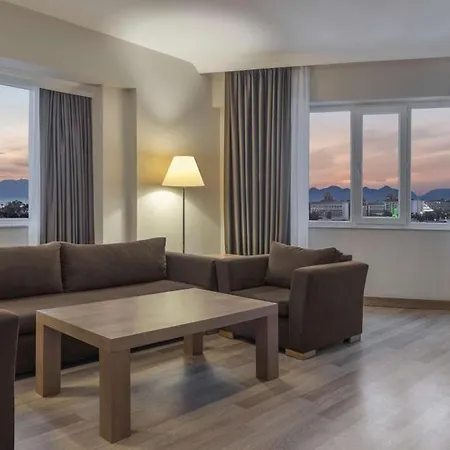 Wyndham Garden Lara Hotell Antalya