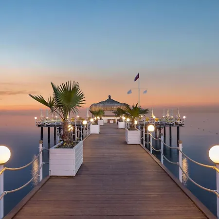 Hotell Wyndham Garden Lara 4*