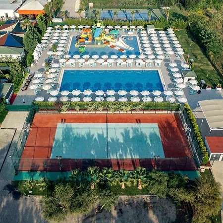 Wyndham Garden Lara Hotell